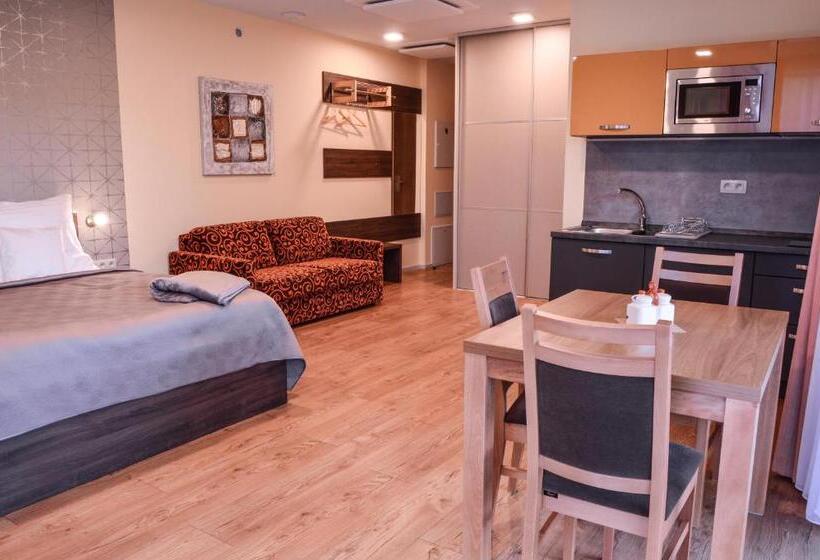 스탠다드 스튜디오, Apartmánový Dom Kriváň