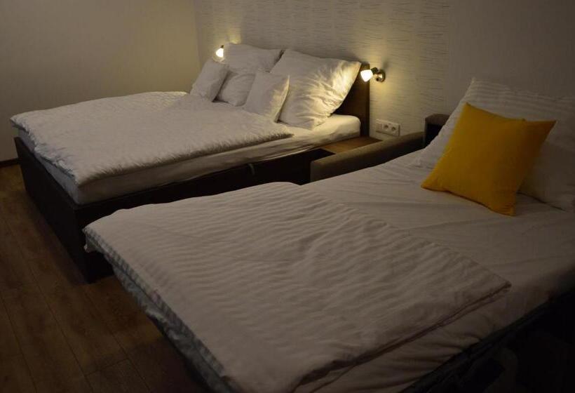 스탠다드 스튜디오, Apartmánový Dom Kriváň