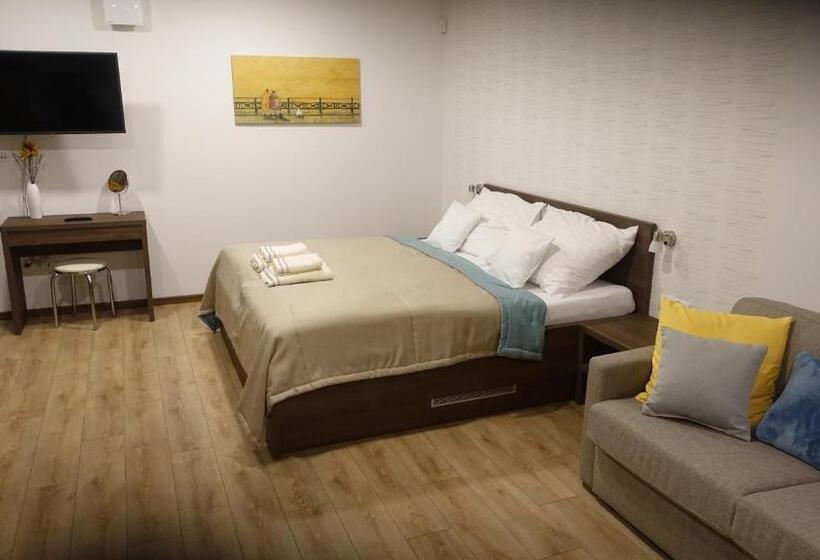 استودیوی استاندارد, Apartmánový Dom Kriváň
