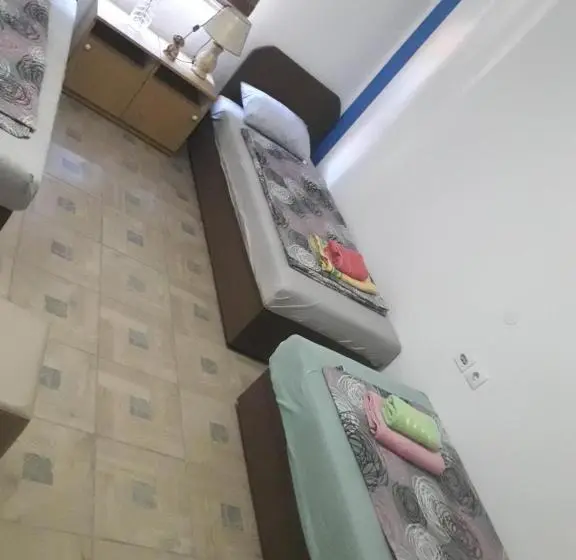اتاق استاندارد سه نفره, Hostel Topić