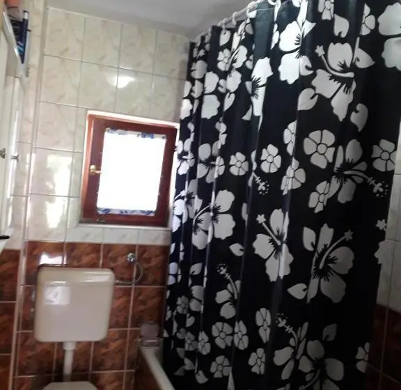اتاق استاندارد, Hostel Topić