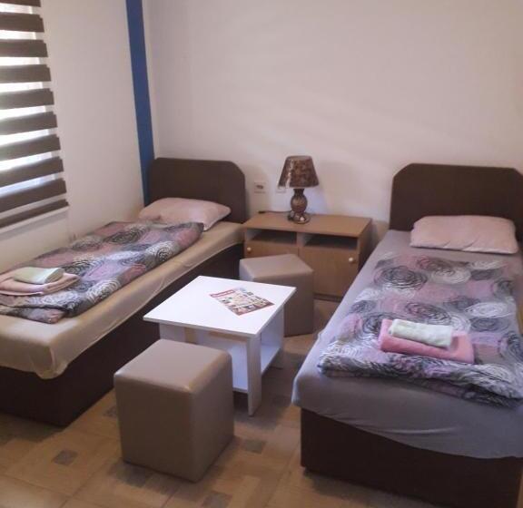 اتاق استاندارد, Hostel Topić