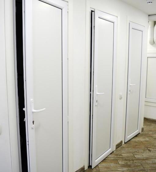 اتاق اکونومی یک تخته, Hostel Train Station