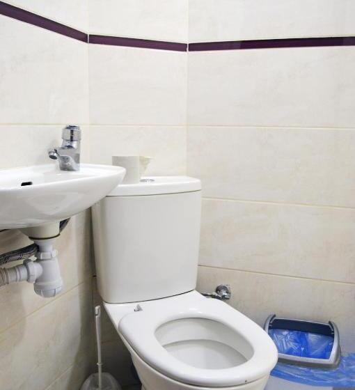 اتاق استاندارد, Hostel Train Station