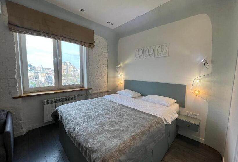 Standard Kolmen Hengen Huone, Kyiv Panorama Apartments Near Gulliver
