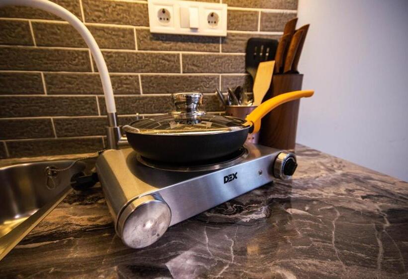 Standard Kolmen Hengen Huone, Kyiv Panorama Apartments Near Gulliver