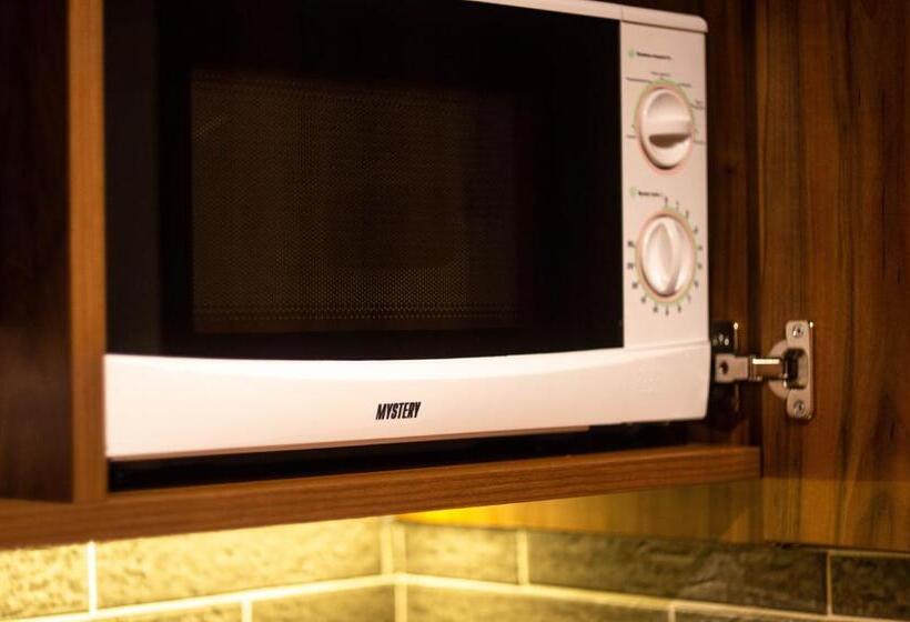 Standard Neljän Hengen Huone, Kyiv Panorama Apartments Near Gulliver