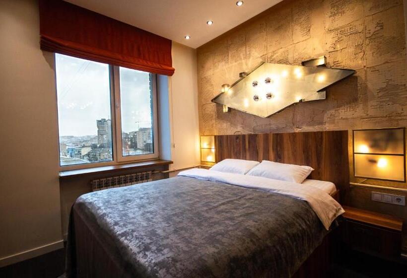 Standard Neljän Hengen Huone, Kyiv Panorama Apartments Near Gulliver