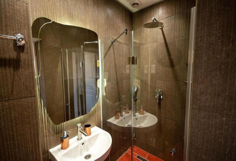 Standard Neljän Hengen Huone, Kyiv Panorama Apartments Near Gulliver