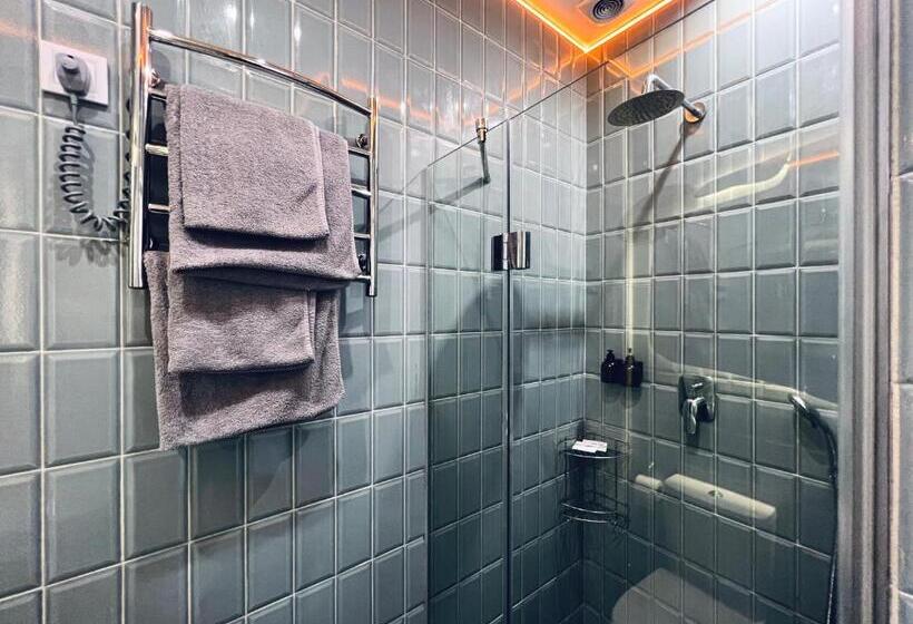 Standard Kolmen Hengen Huone, Kyiv Panorama Apartments Near Gulliver