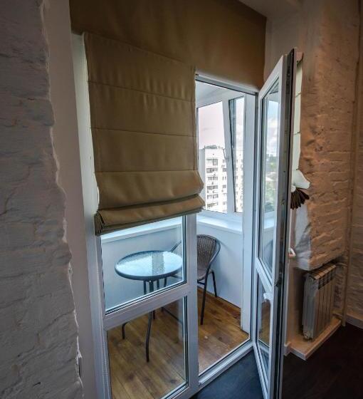 Standard Kolmen Hengen Huone, Kyiv Panorama Apartments Near Gulliver