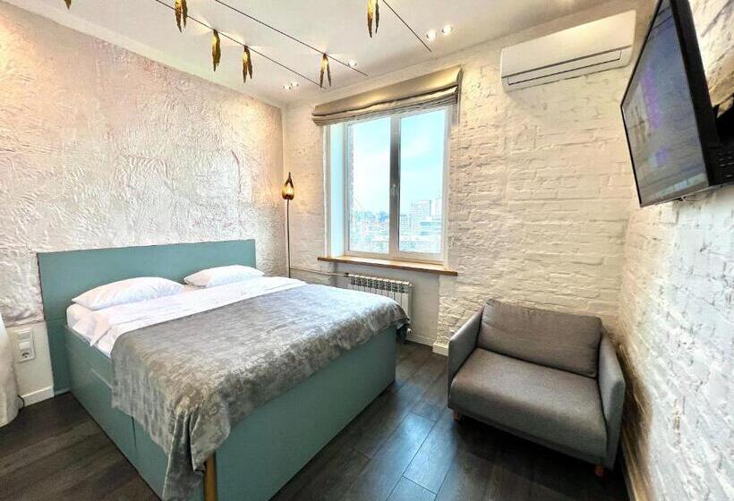 Standard Kolmen Hengen Huone, Kyiv Panorama Apartments Near Gulliver