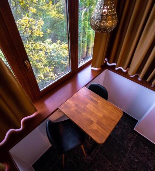 Standard Kolmen Hengen Huone Parveke, Kyiv Panorama Apartments Near Gulliver