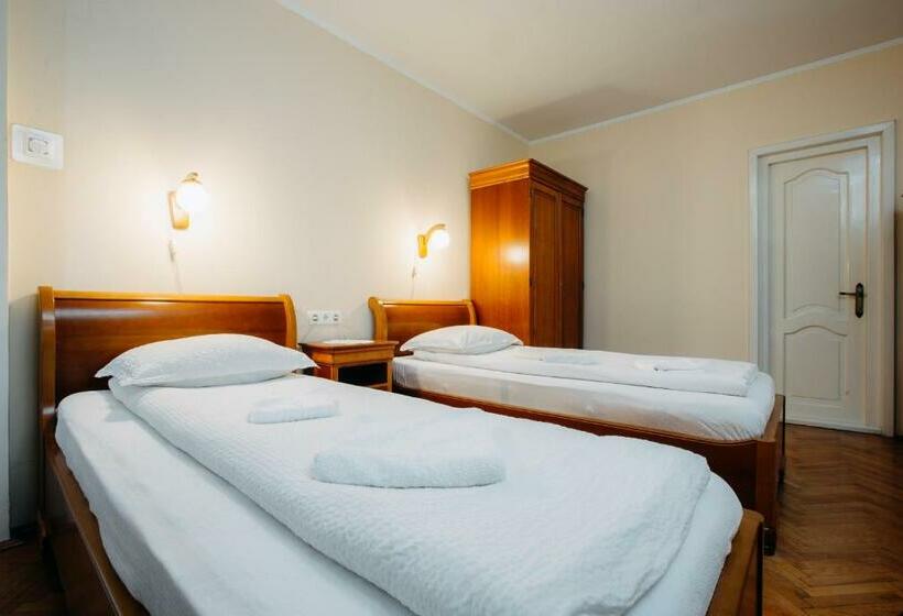 غرفة قياسية, Lilla Panzió