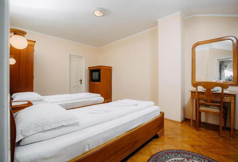 غرفة قياسية, Lilla Panzió