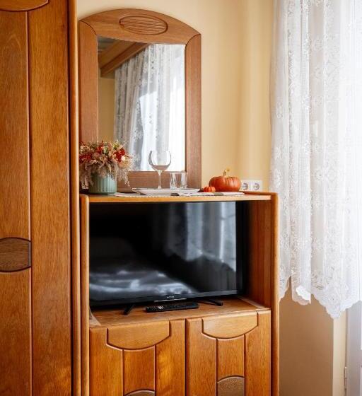 غرفة قياسية فردية مزودة بشُرفة, Lilla Panzió