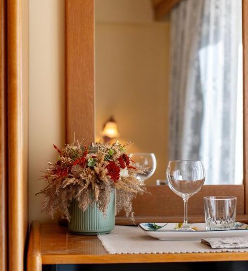 غرفة قياسية فردية مزودة بشُرفة, Lilla Panzió