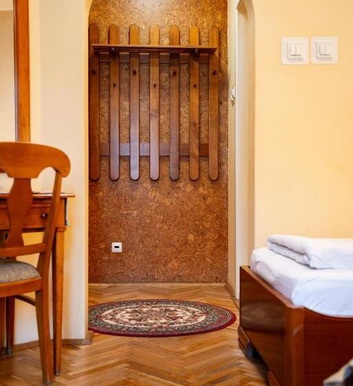 غرفة كومفورت ثلاثية, Lilla Panzió