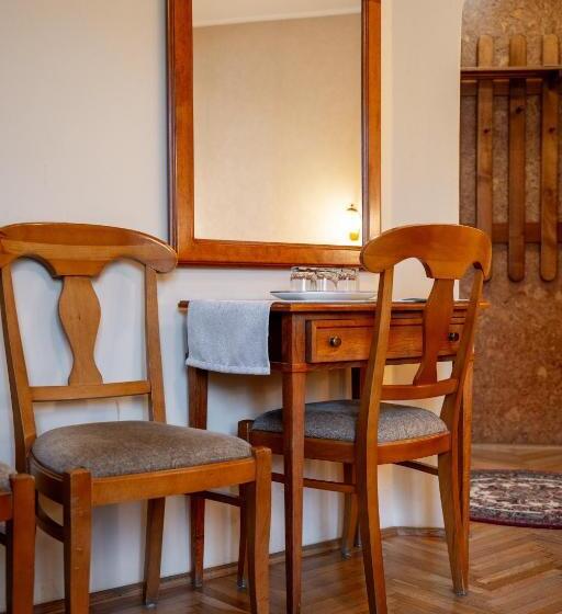 غرفة كومفورت ثلاثية, Lilla Panzió