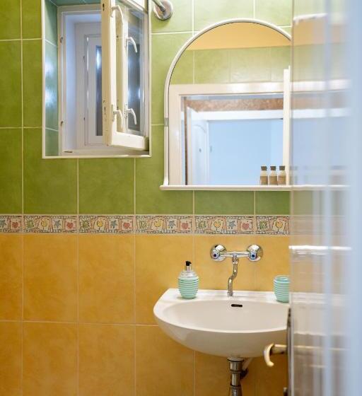 غرفة كومفورت ثلاثية, Lilla Panzió