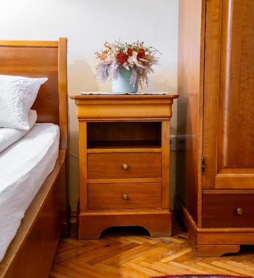 غرفة قياسية, Lilla Panzió