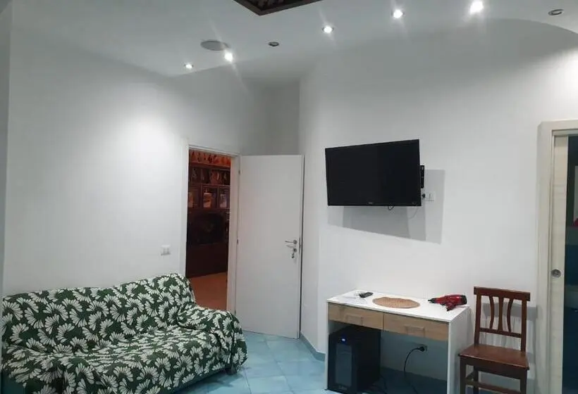 エコノミー４人部屋, Mareluna Ischia