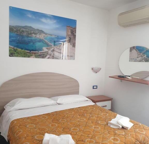 Apartamento 1 Dormitório com Terraço, Mareluna Ischia