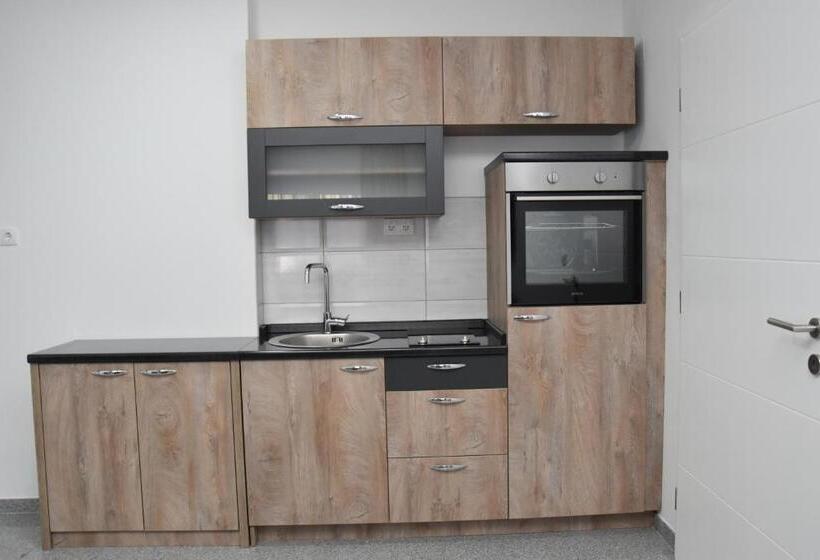 آپارتمان 1 خوابه, Motel Centar