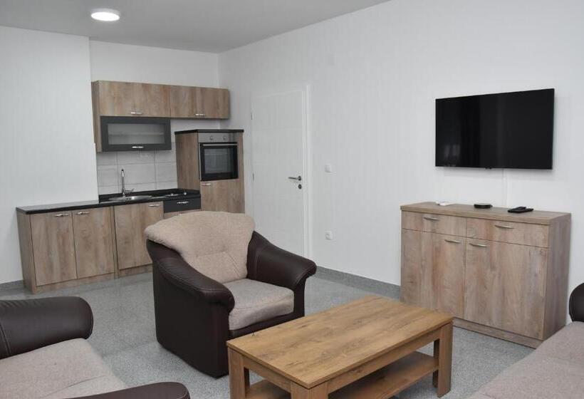 آپارتمان 1 خوابه, Motel Centar