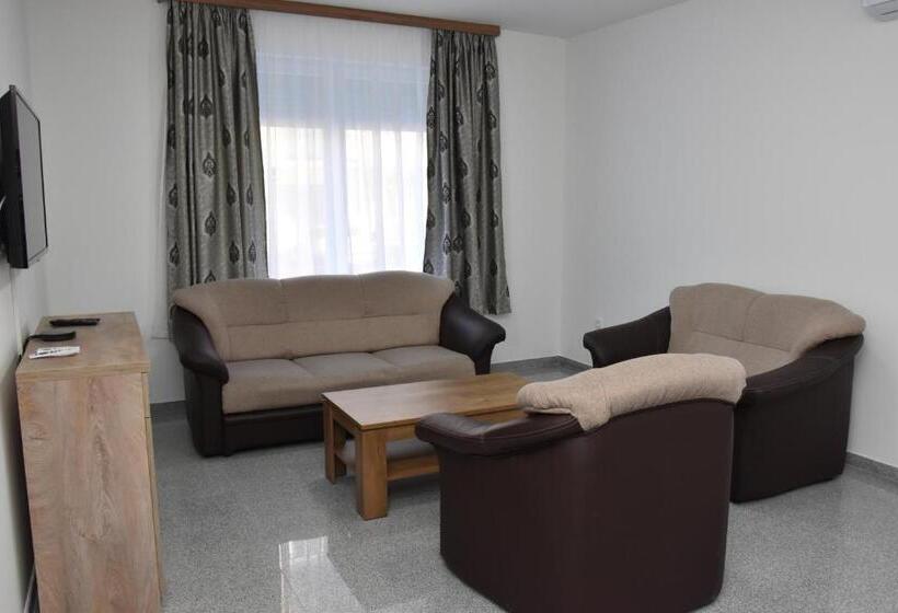 آپارتمان 1 خوابه, Motel Centar