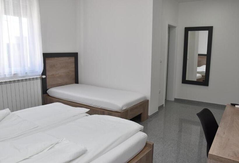 اتاق لوکس سه تخته, Motel Centar