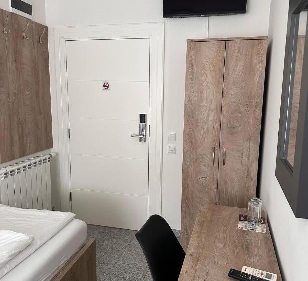 اتاق لوکس, Motel Centar