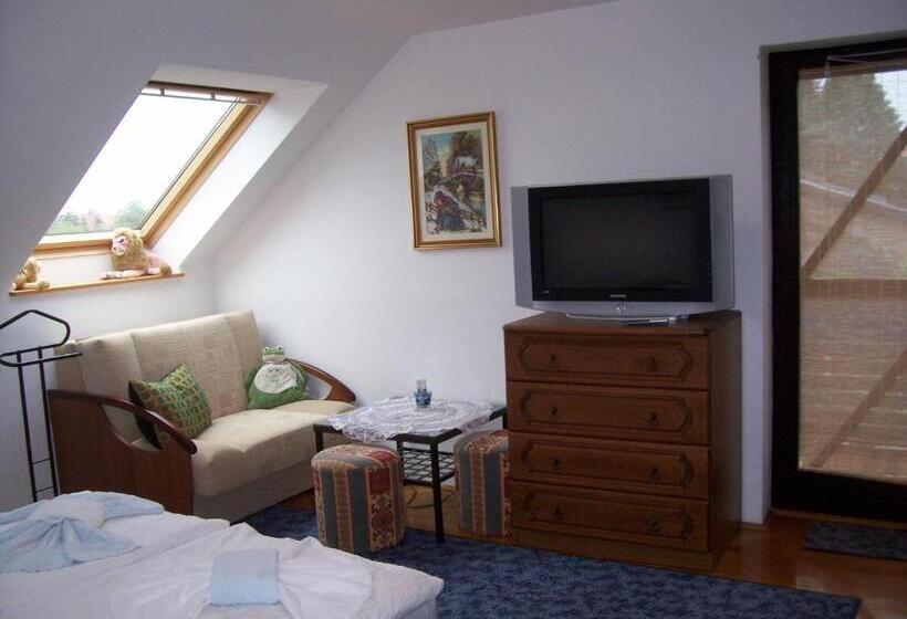 스탠다드 트리플 룸, Júlia Vendégház