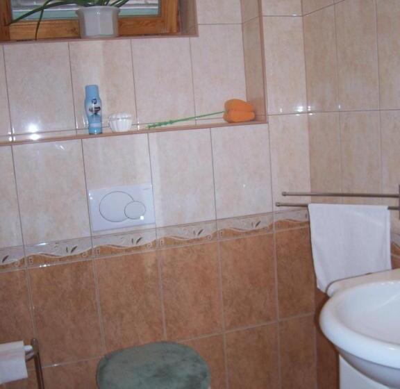 침실 2개 아파트, Júlia Vendégház