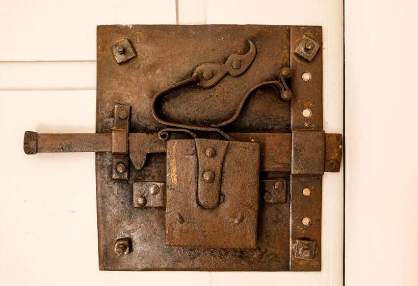 מיטת קינג בסוויטה, Masseria D'erchia