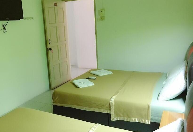 Apartamento 3 Dormitórios, Dindings Pantai Desair Apartment By Dpd