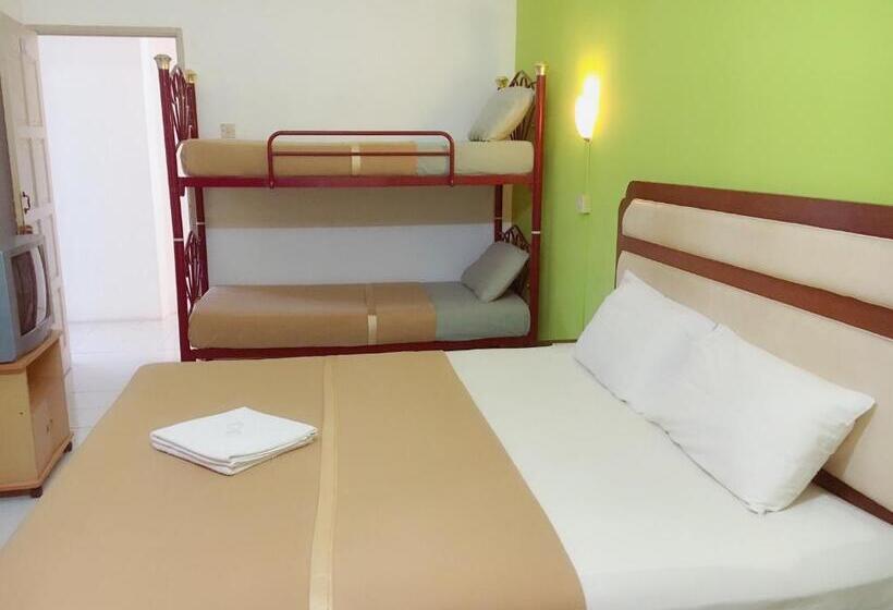 Apartamento 2 Dormitórios, Dindings Pantai Desair Apartment By Dpd