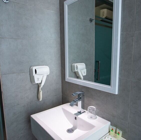 デラックスルーム, 99 Sepang Klia