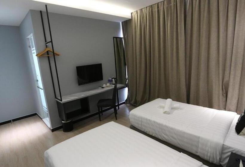 デラックスルーム, 99 Sepang Klia