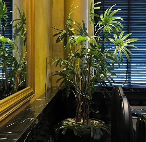 اتاق لوکس با بالکن, Le Jardin Secret Saigon