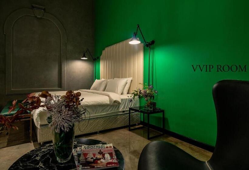 اتاق استاندارد با چشمانداز استخر, Le Jardin Secret Saigon