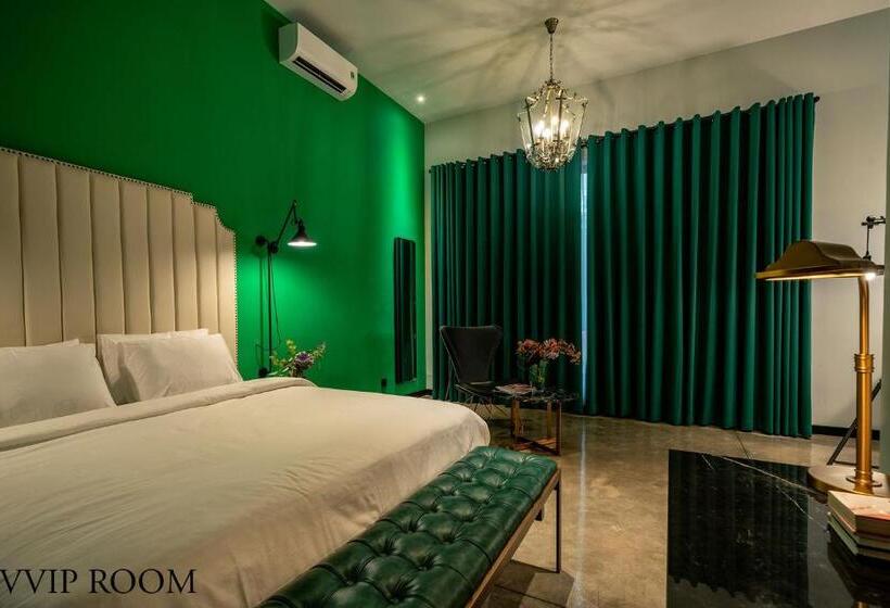 اتاق استاندارد با چشمانداز استخر, Le Jardin Secret Saigon