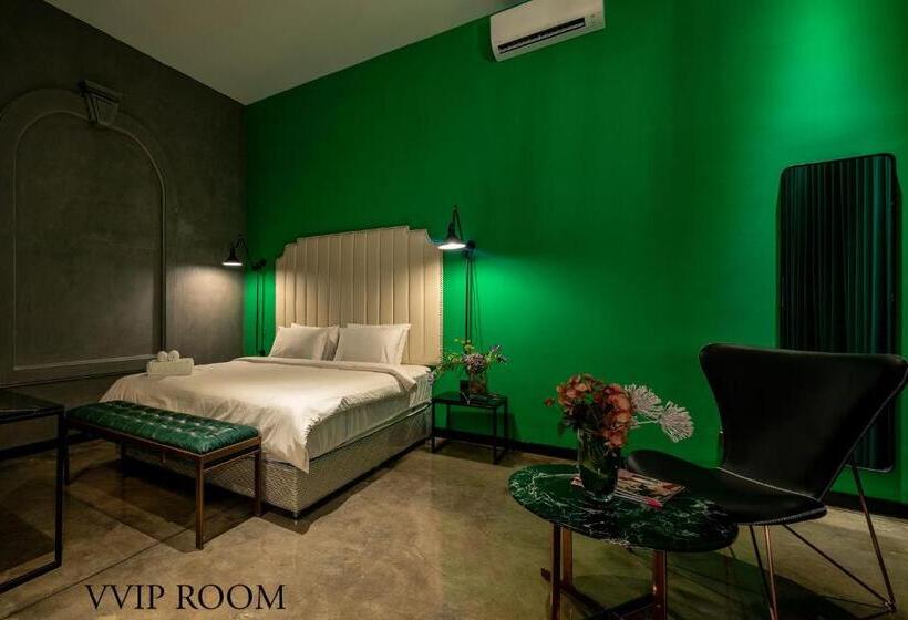 اتاق استاندارد با چشمانداز استخر, Le Jardin Secret Saigon