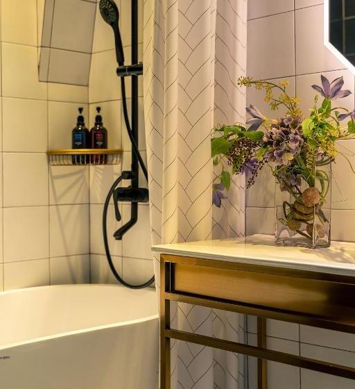 اتاق لوکس, Le Jardin Secret Saigon