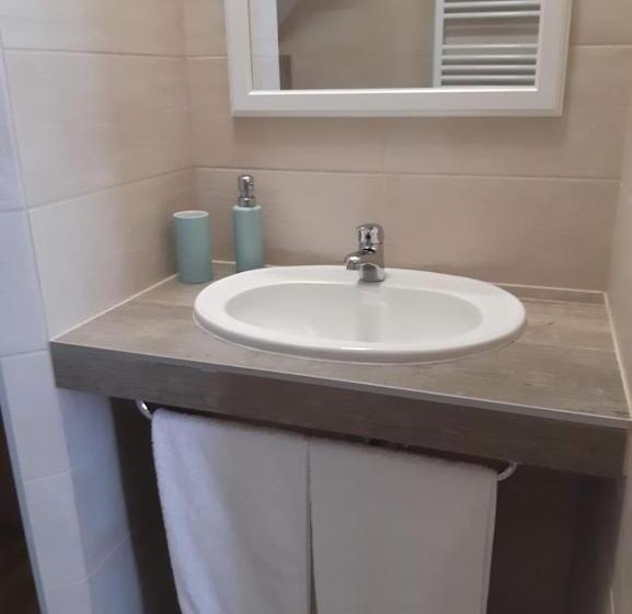 バルコニー付きデラックスルーム, Pihi Vendégház