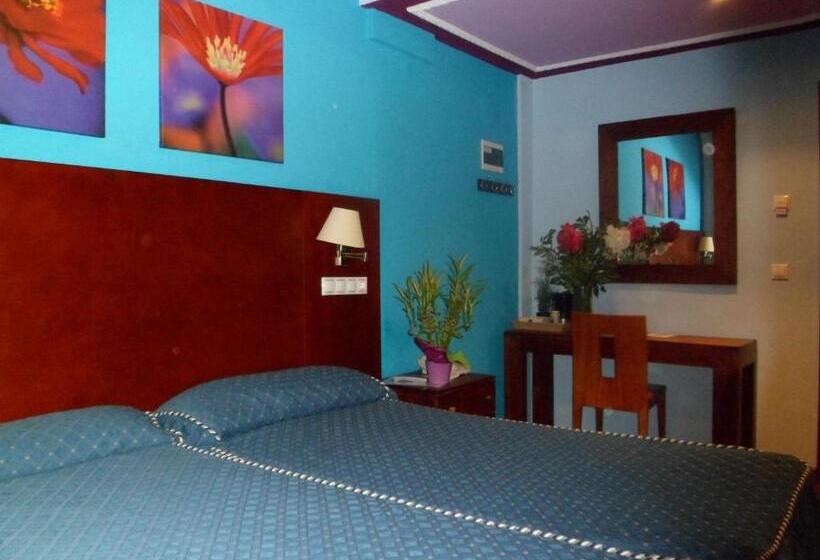 スタンダード4人部屋, Auto Check In Hotel Las Nieves