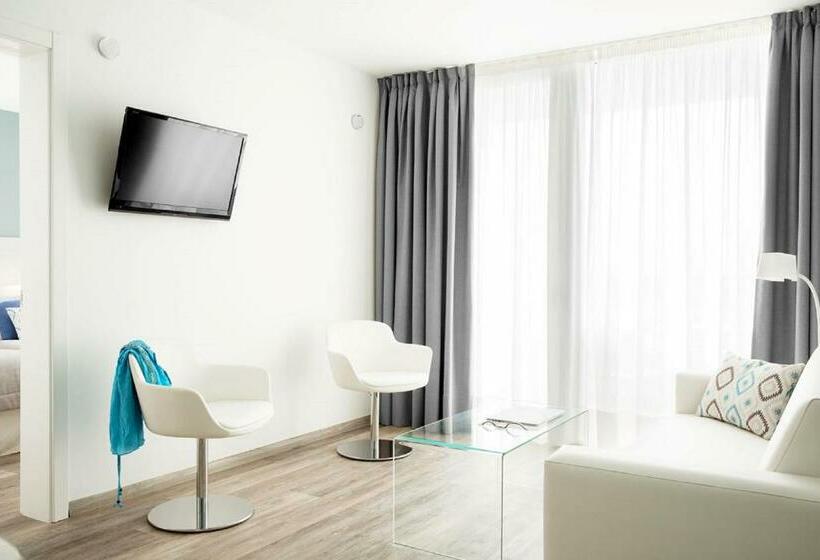 سوییت, Coral Ocean View - Adults Only