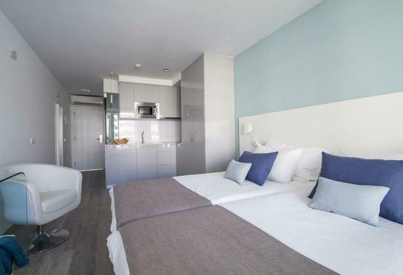 Полулюкс Вид на Бассейн, Coral Ocean View - Adults Only