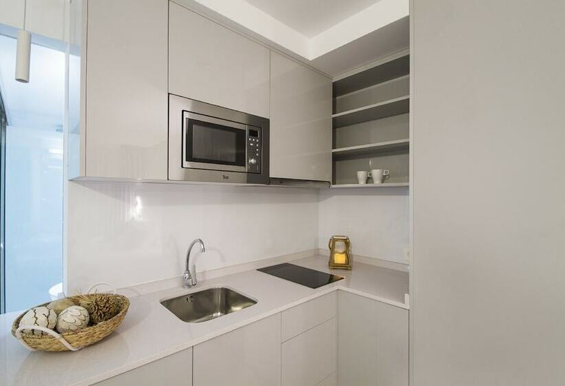 Полулюкс Вид на Бассейн, Coral Ocean View - Adults Only