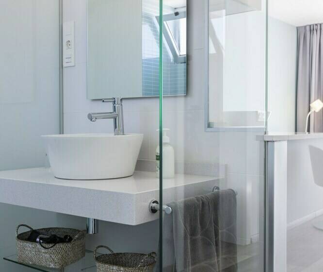 سوییت, Coral Ocean View - Adults Only